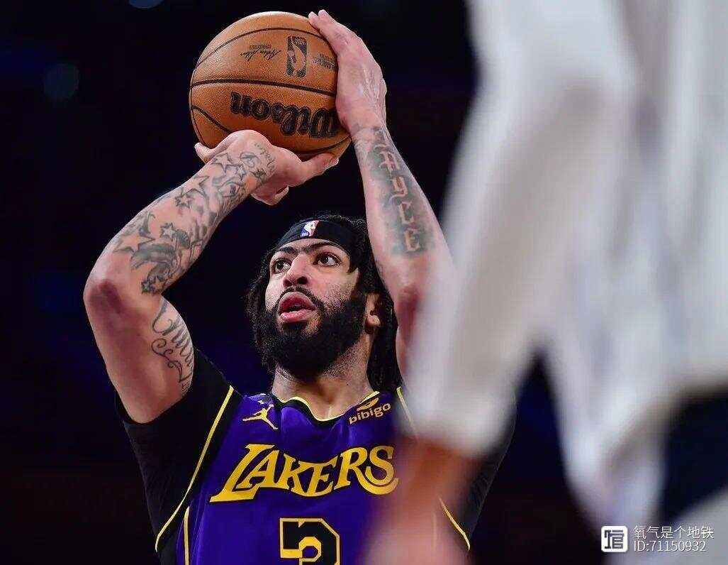 洛杉矶湖人内部会议纪要流出——关键时刻强势反弹，亚冠使命明确，阵容厚度经受考验的简单介绍